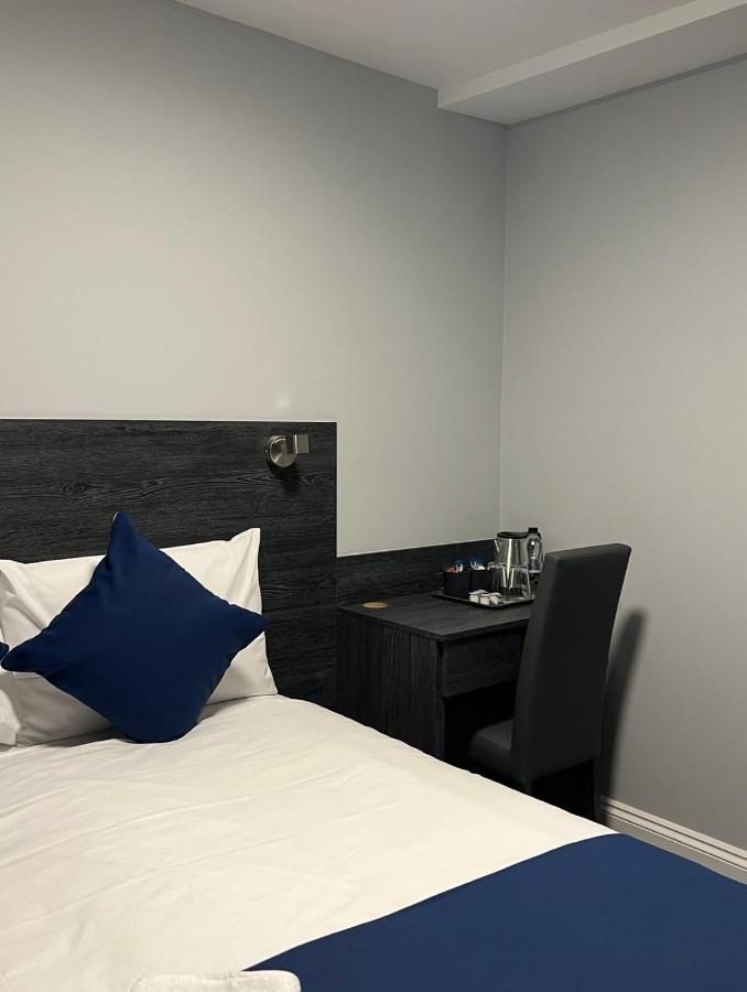 Blue Sapphire Hotel 일포드 외부 사진
